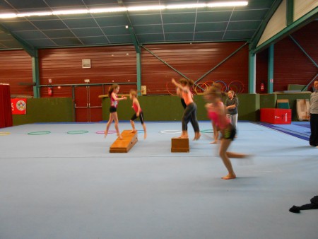 Échauffement avec Elodie, séance d'abdo !!!!